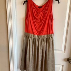Vince Camuto sleeveless casual pleated dress size medium.